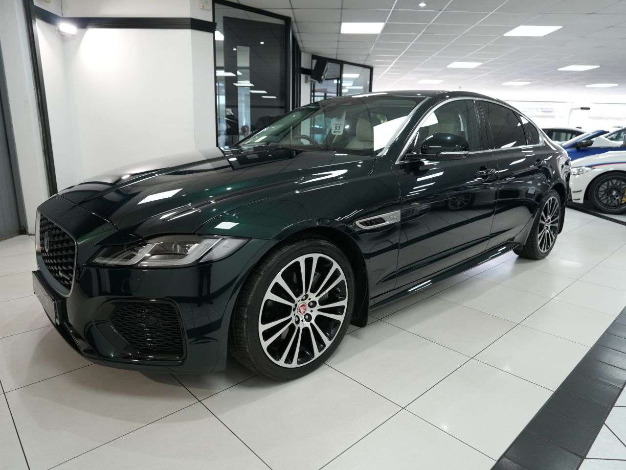A 2023 JAGUAR XF 2.0 D200 MHEV R-Dynamic SE Saloon 4dr Diesel Auto Euro 6 (s/s) (204 ps) STU A 2023 JAGUAR XF 2.0 D200 MHEV R-Dynamic SE Saloon 4dr Diesel Auto Euro 6 (s/s) (204 ps) STU
