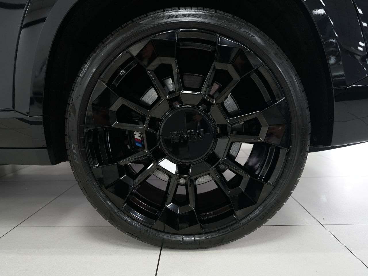 2024 BMW XM 2024 BMW XM