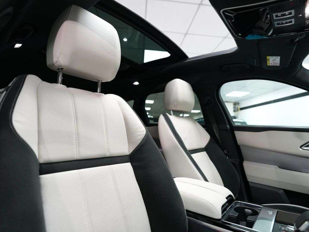 A 2022 LAND ROVER RANGE ROVER VELAR 2.0 D200 MHEV Edition SUV 5dr Diesel Auto 4WD Euro 6 (s/s) (204 ps) STUNNIN A 2022 LAND ROVER RANGE ROVER VELAR 2.0 D200 MHEV Edition SUV 5dr Diesel Auto 4WD Euro 6 (s/s) (204 ps) STUNNIN
