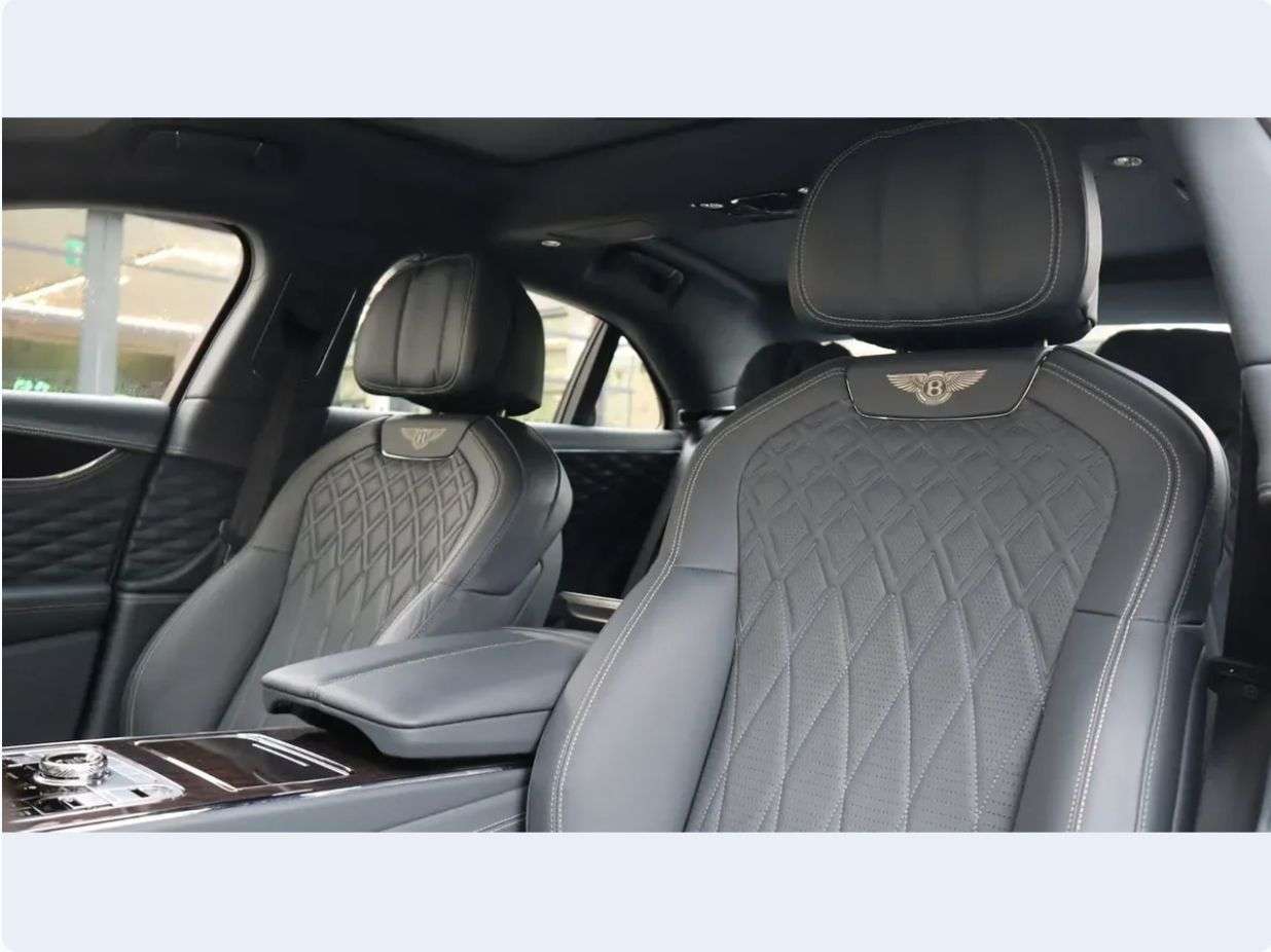 A 2021 BENTLEY FLYING SPUR 6.0 W12 Saloon 4dr Petrol Auto 4WD Euro 6 (635 ps) INCREDIBLE VALUE! A 2021 BENTLEY FLYING SPUR 6.0 W12 Saloon 4dr Petrol Auto 4WD Euro 6 (635 ps) INCREDIBLE VALUE!