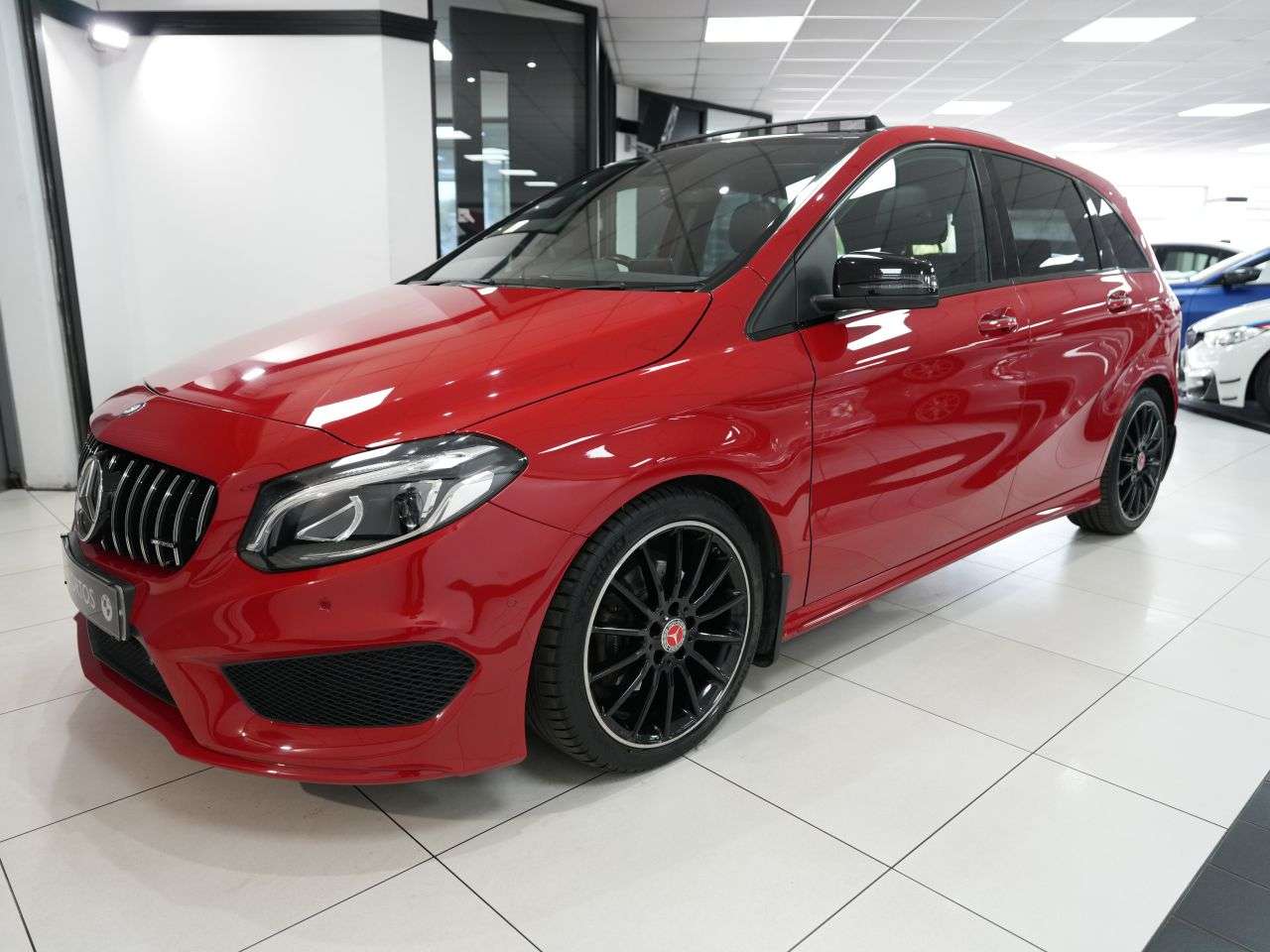 A 2016 MERCEDES-BENZ B CLASS 2.1 B200d AMG Line (Premium Plus) MPV 5dr Diesel 7G-DCT Euro 6 (s/s) (136 p A 2016 MERCEDES-BENZ B CLASS 2.1 B200d AMG Line (Premium Plus) MPV 5dr Diesel 7G-DCT Euro 6 (s/s) (136 p