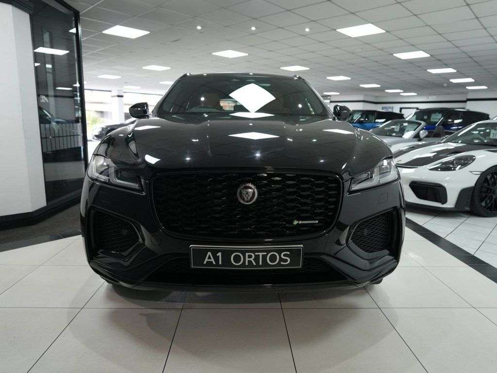 A 2023 JAGUAR F-PACE 2.0 D200 MHEV R-Dynamic SE Black SUV 5dr Diesel Auto AWD Euro 6 (s/s) (204 A 2023 JAGUAR F-PACE 2.0 D200 MHEV R-Dynamic SE Black SUV 5dr Diesel Auto AWD Euro 6 (s/s) (204