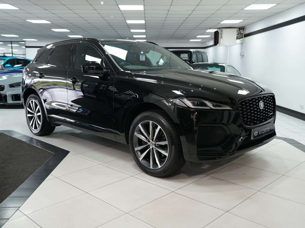 A 2023 JAGUAR F-PACE 2.0 D200 MHEV R-Dynamic SE Black SUV 5dr Diesel Auto AWD Euro 6 (s/s) (204 A 2023 JAGUAR F-PACE 2.0 D200 MHEV R-Dynamic SE Black SUV 5dr Diesel Auto AWD Euro 6 (s/s) (204