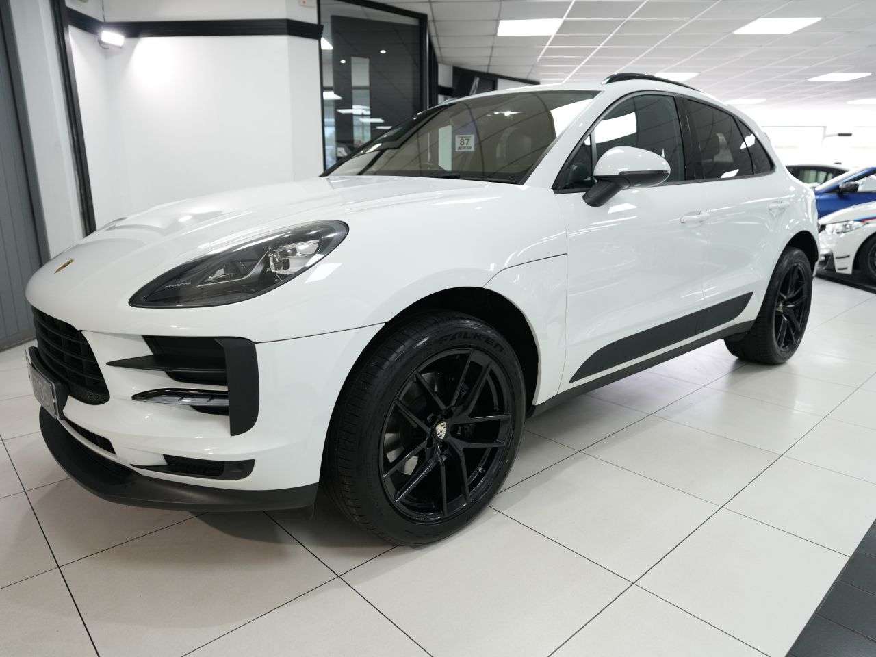A 2018 PORSCHE MACAN 2.0T SUV 5dr Petrol PDK 4WD Euro 6 (s/s) (245 ps) 1 FORMER KEEPER + PORSCHE A 2018 PORSCHE MACAN 2.0T SUV 5dr Petrol PDK 4WD Euro 6 (s/s) (245 ps) 1 FORMER KEEPER + PORSCHE