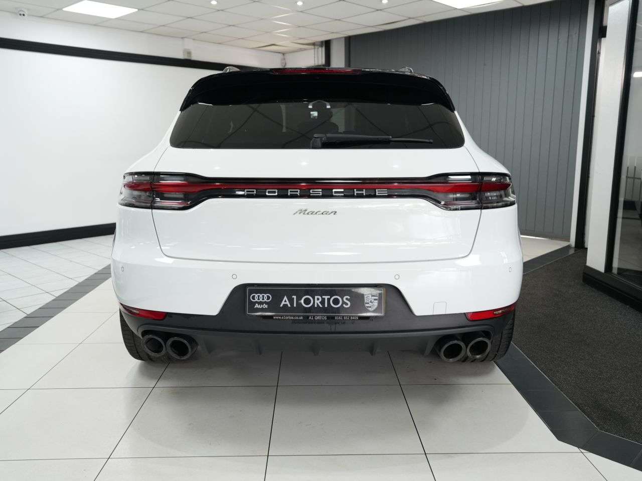 2018 PORSCHE MACAN 2018 PORSCHE MACAN