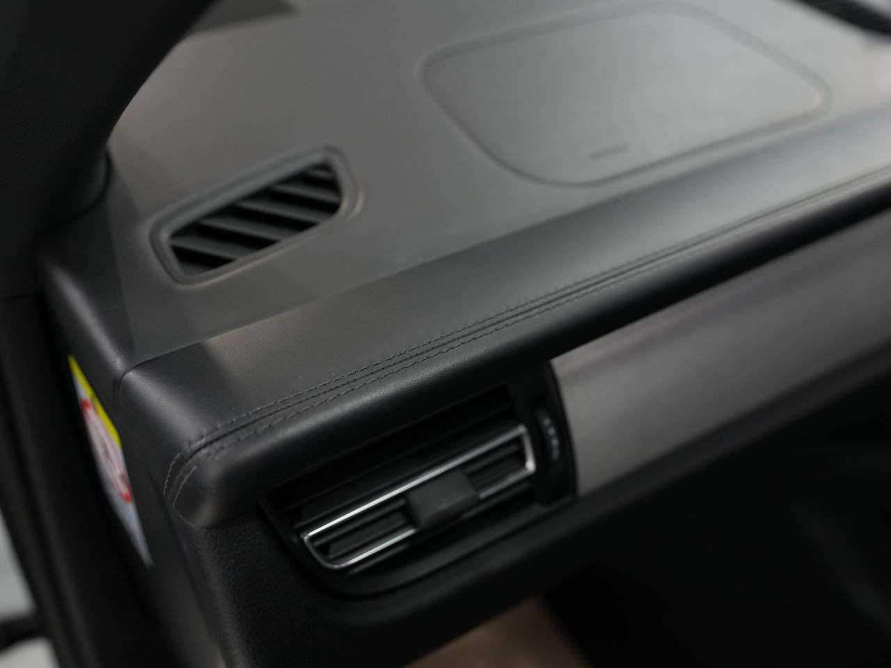 2018 PORSCHE MACAN 2018 PORSCHE MACAN
