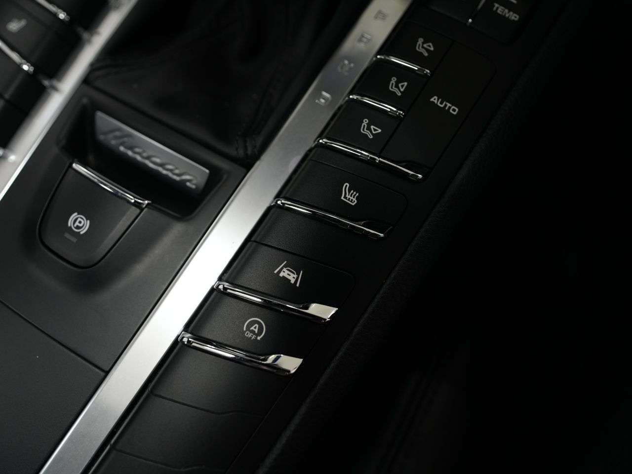 2018 PORSCHE MACAN 2018 PORSCHE MACAN