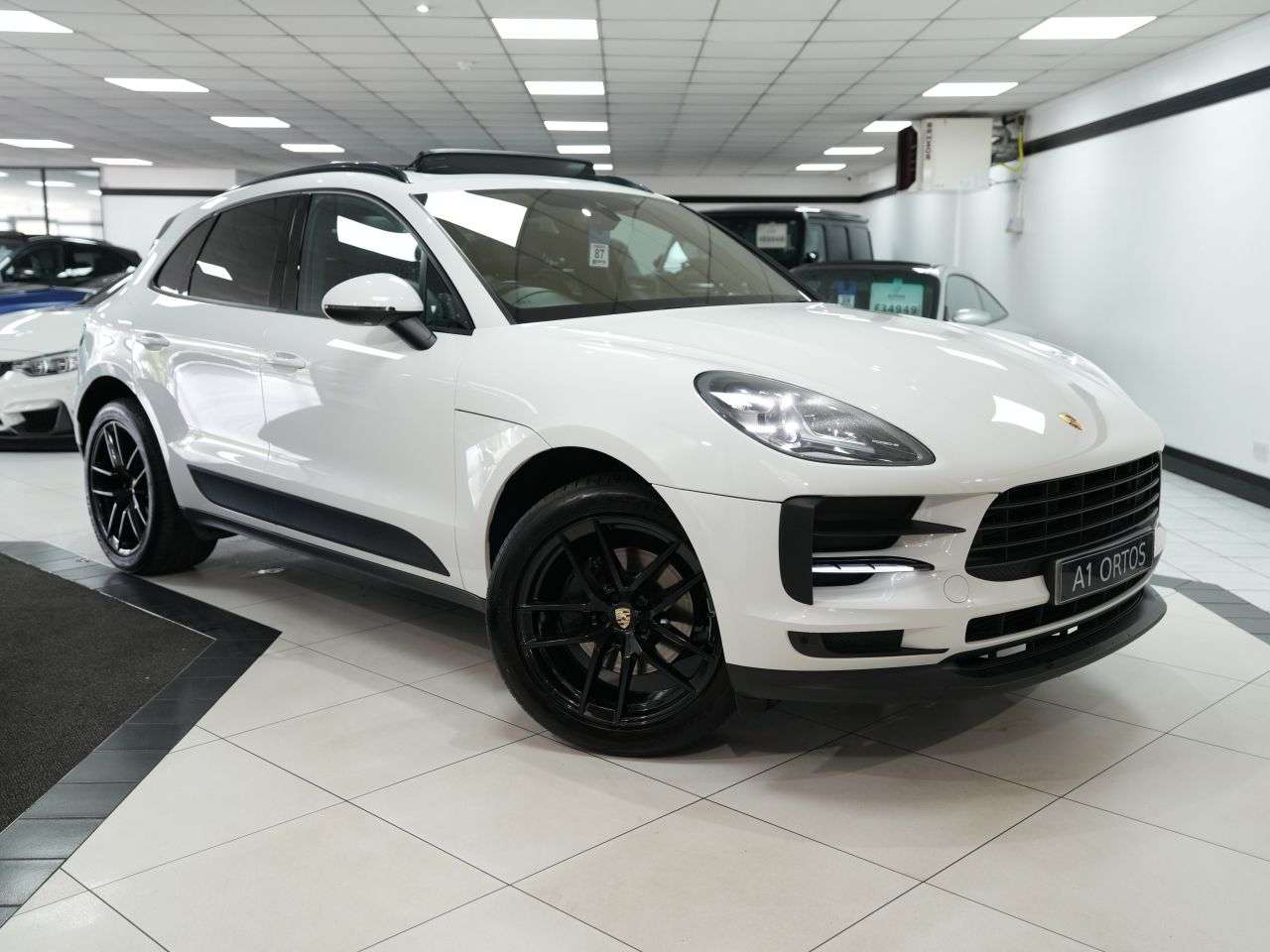 2018 PORSCHE MACAN 2018 PORSCHE MACAN