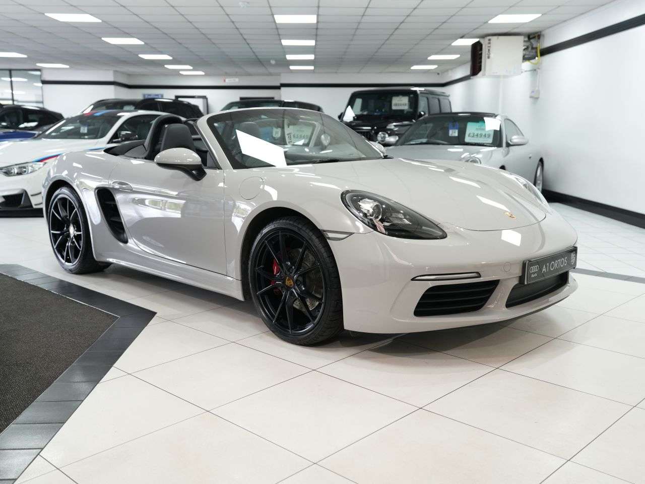 A 2019 PORSCHE 718 BOXSTER 2.0T Convertible GPF 2dr Petrol PDK Euro 6 (s/s) (300 ps) BEAUTIFUL CONDITI A 2019 PORSCHE 718 BOXSTER 2.0T Convertible GPF 2dr Petrol PDK Euro 6 (s/s) (300 ps) BEAUTIFUL CONDITI