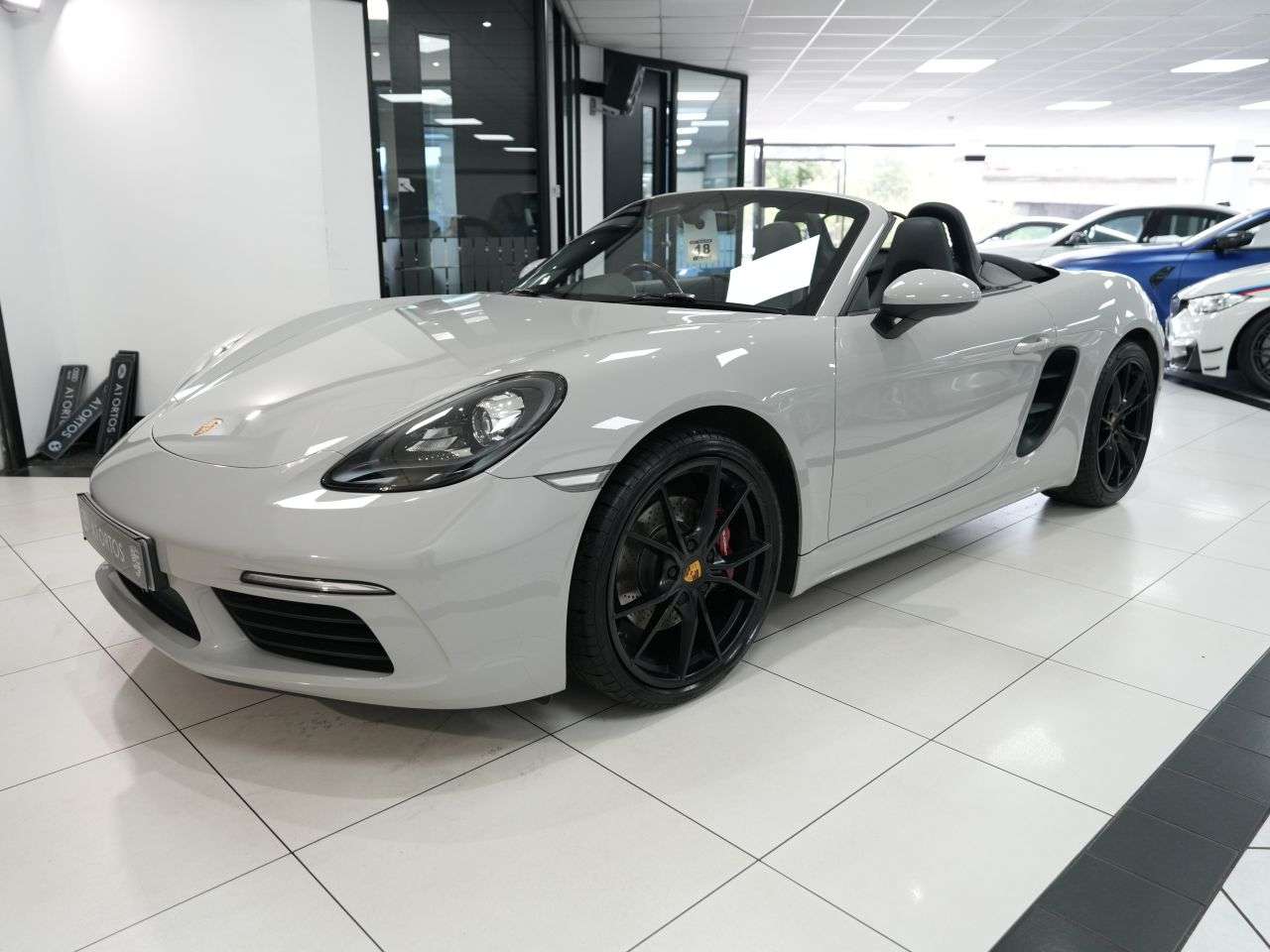 A 2019 PORSCHE 718 BOXSTER 2.0T Convertible GPF 2dr Petrol PDK Euro 6 (s/s) (300 ps) BEAUTIFUL CONDITI A 2019 PORSCHE 718 BOXSTER 2.0T Convertible GPF 2dr Petrol PDK Euro 6 (s/s) (300 ps) BEAUTIFUL CONDITI