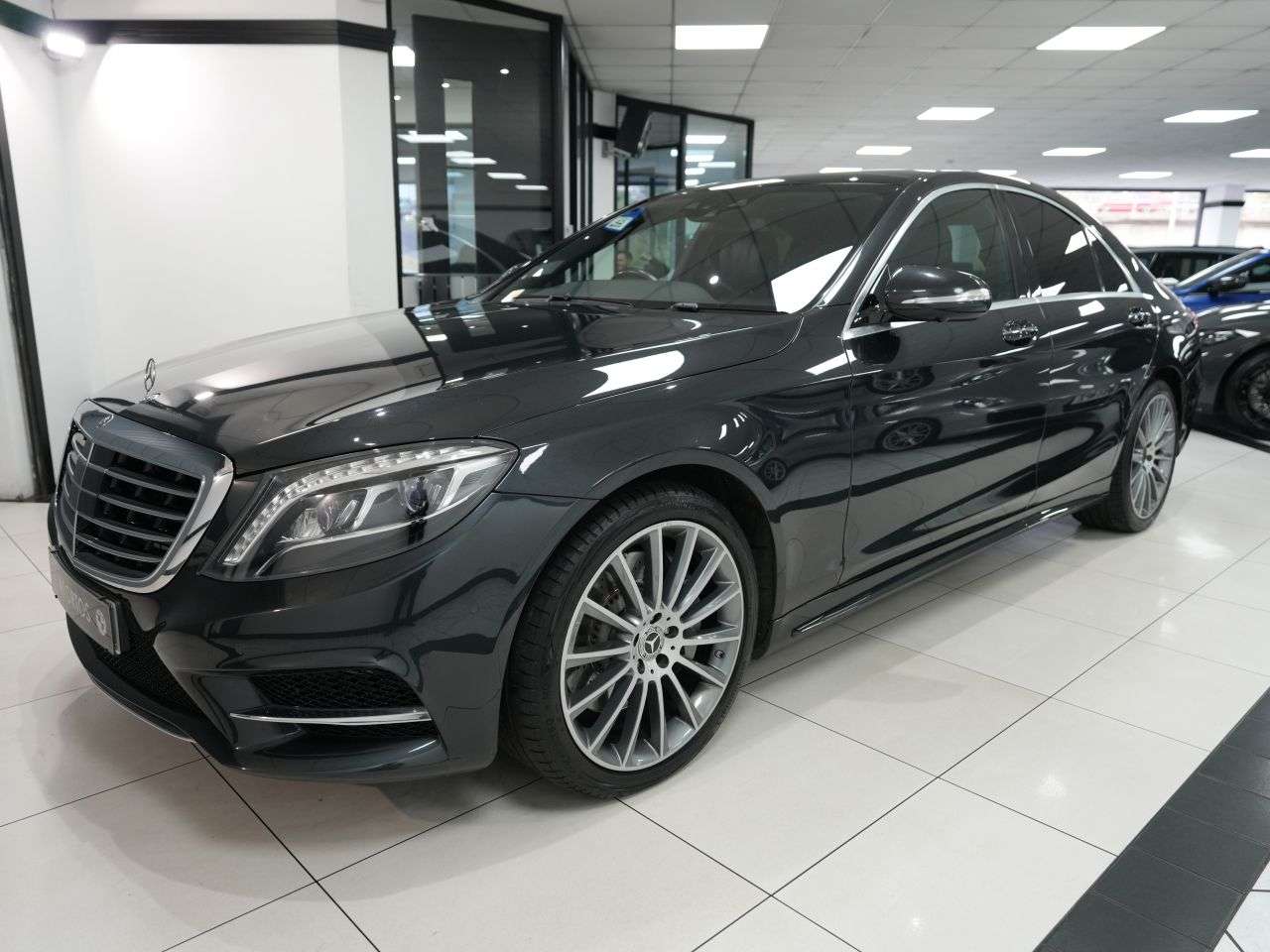 A 2016 MERCEDES-BENZ S CLASS 3.0 S350d V6 AMG Line (Executive) Saloon 4dr Diesel G-Tronic+ Euro 6 (s/s) A 2016 MERCEDES-BENZ S CLASS 3.0 S350d V6 AMG Line (Executive) Saloon 4dr Diesel G-Tronic+ Euro 6 (s/s)