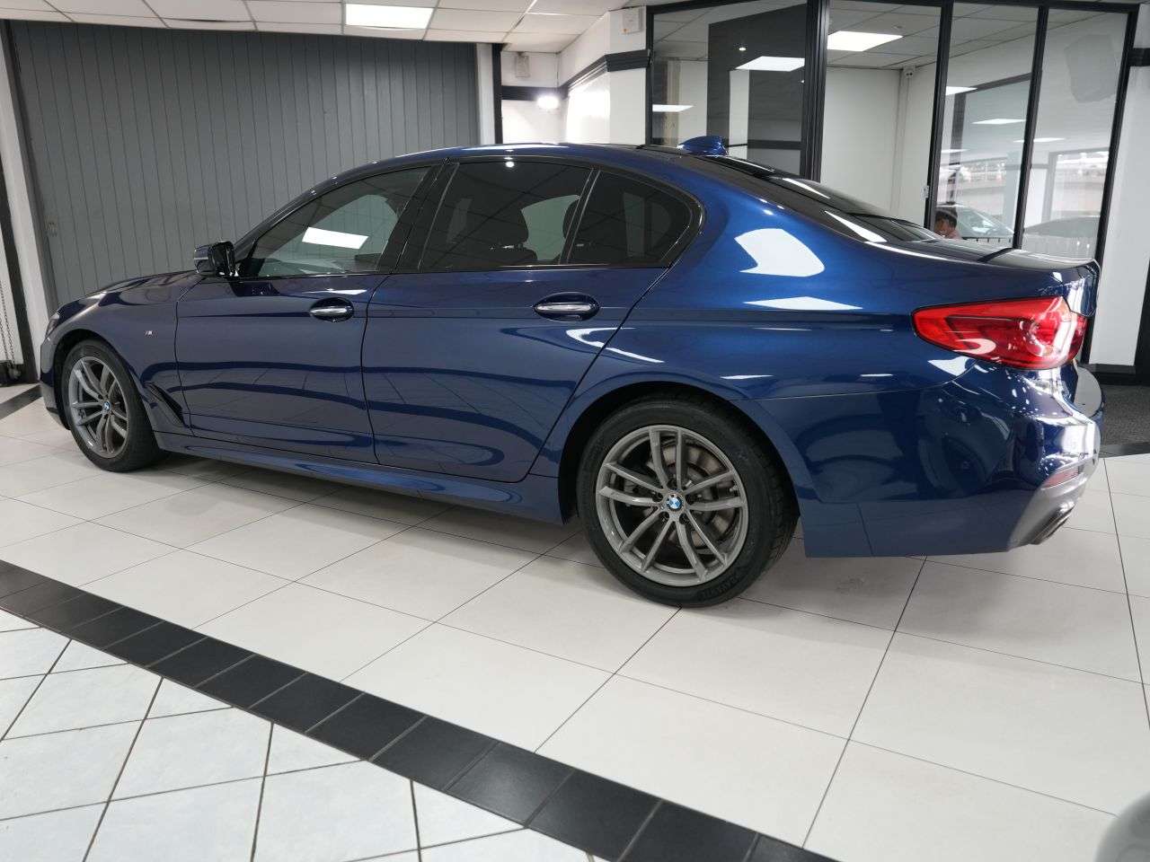 A 2018 BMW 5 SERIES 2.0 520d M Sport Saloon 4dr Diesel Auto Euro 6 (s/s) (190 ps) STUNNING PX E A 2018 BMW 5 SERIES 2.0 520d M Sport Saloon 4dr Diesel Auto Euro 6 (s/s) (190 ps) STUNNING PX E