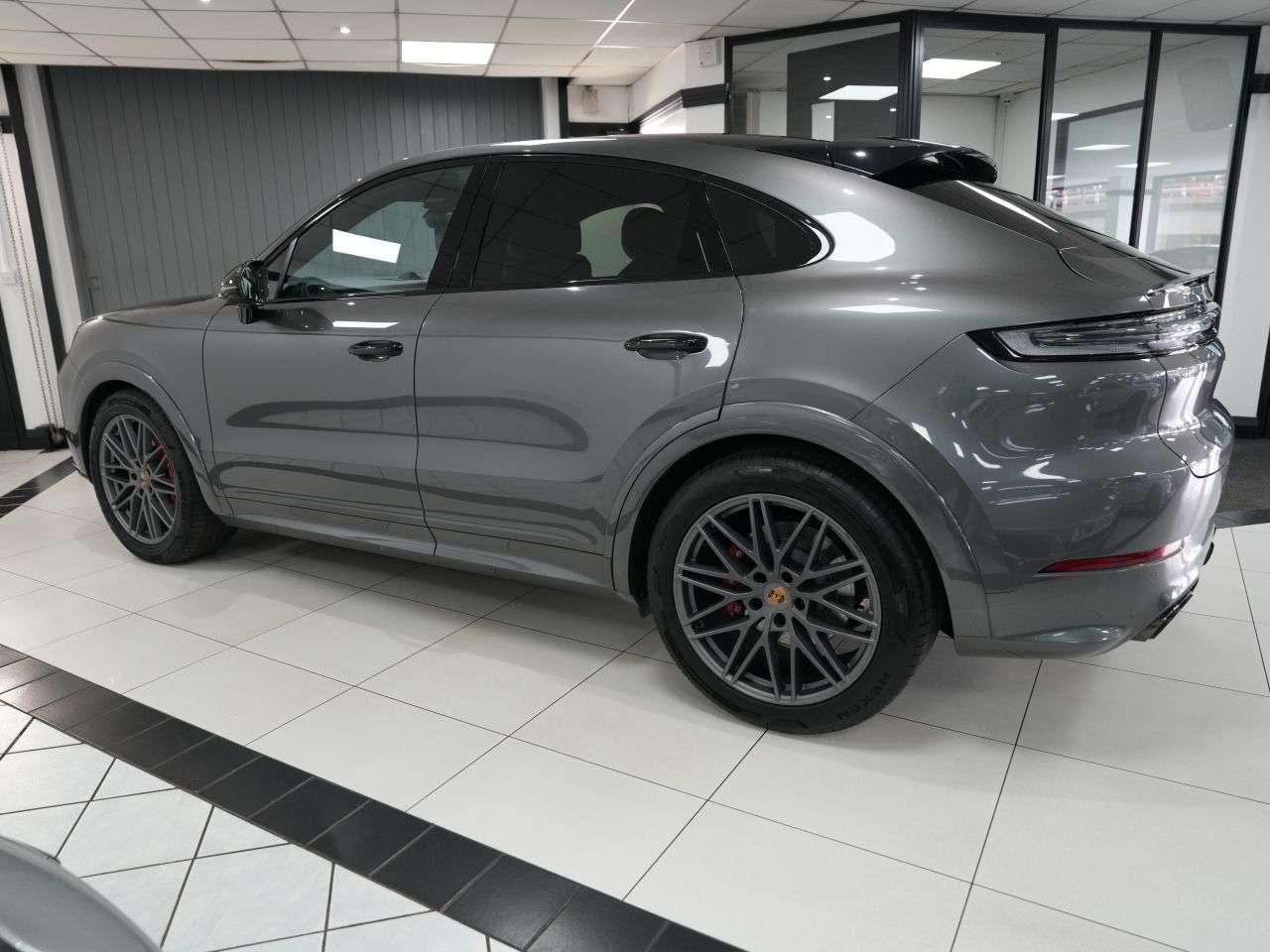2024 PORSCHE CAYENNE 2024 PORSCHE CAYENNE