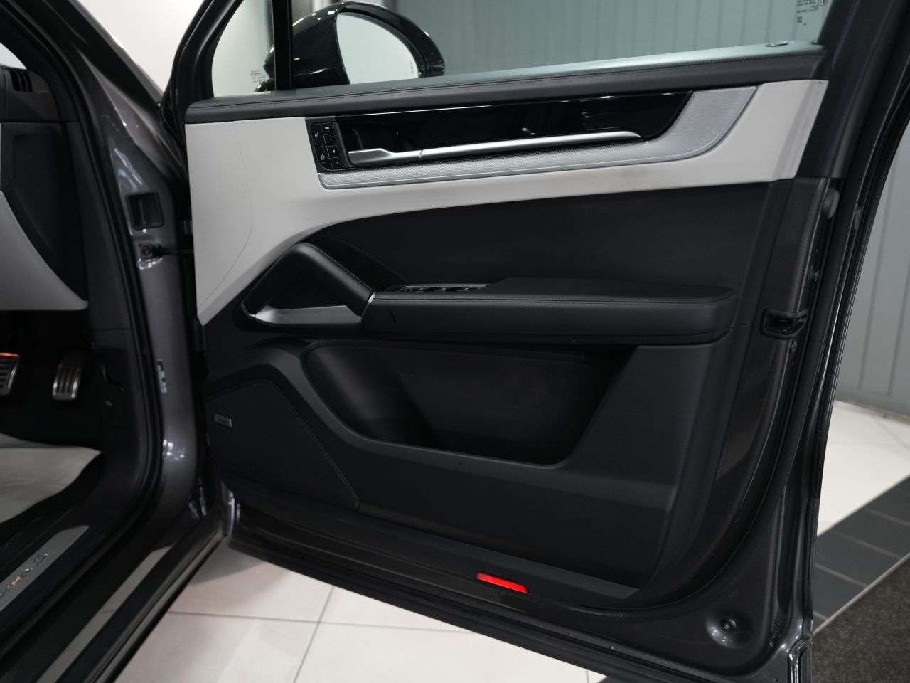 2024 PORSCHE CAYENNE 2024 PORSCHE CAYENNE