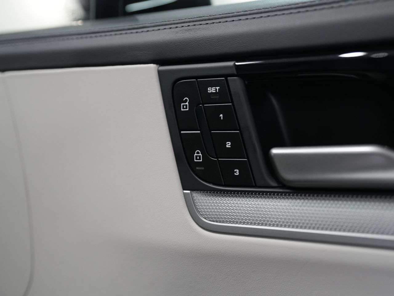 2024 PORSCHE CAYENNE 2024 PORSCHE CAYENNE