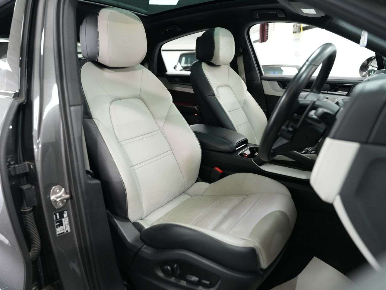 2024 PORSCHE CAYENNE 2024 PORSCHE CAYENNE