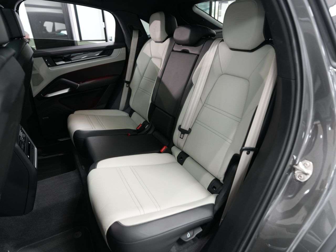 2024 PORSCHE CAYENNE 2024 PORSCHE CAYENNE