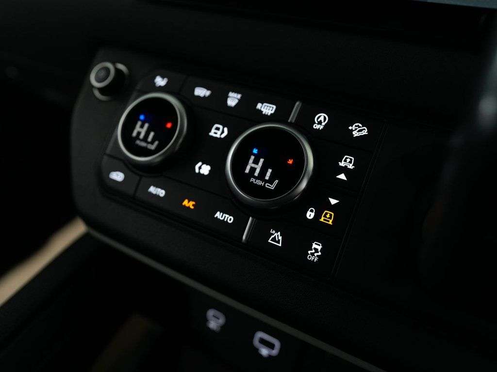 2023 LAND ROVER DEFENDER 110 2023 LAND ROVER DEFENDER 110