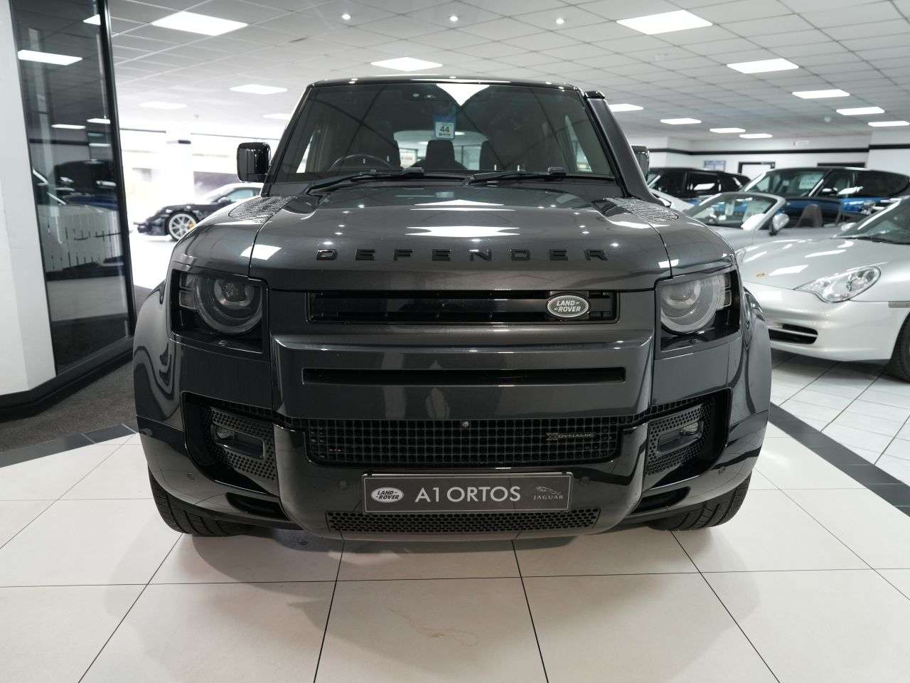 A 2023 LAND ROVER DEFENDER 110 3.0 D250 MHEV X-Dynamic SE SUV 5dr Diesel Auto 4WD Euro 6 (s/s) (250 ps) ST A 2023 LAND ROVER DEFENDER 110 3.0 D250 MHEV X-Dynamic SE SUV 5dr Diesel Auto 4WD Euro 6 (s/s) (250 ps) ST