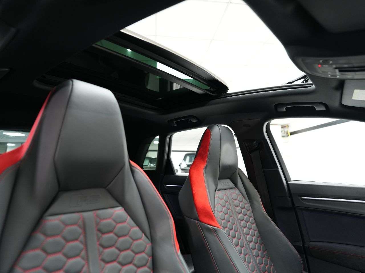 A 2021 AUDI RS Q3 2.5 TFSI Audi Sport Edition SUV 5dr Petrol S Tronic quattro Euro 6 (s/s) (4 A 2021 AUDI RS Q3 2.5 TFSI Audi Sport Edition SUV 5dr Petrol S Tronic quattro Euro 6 (s/s) (4