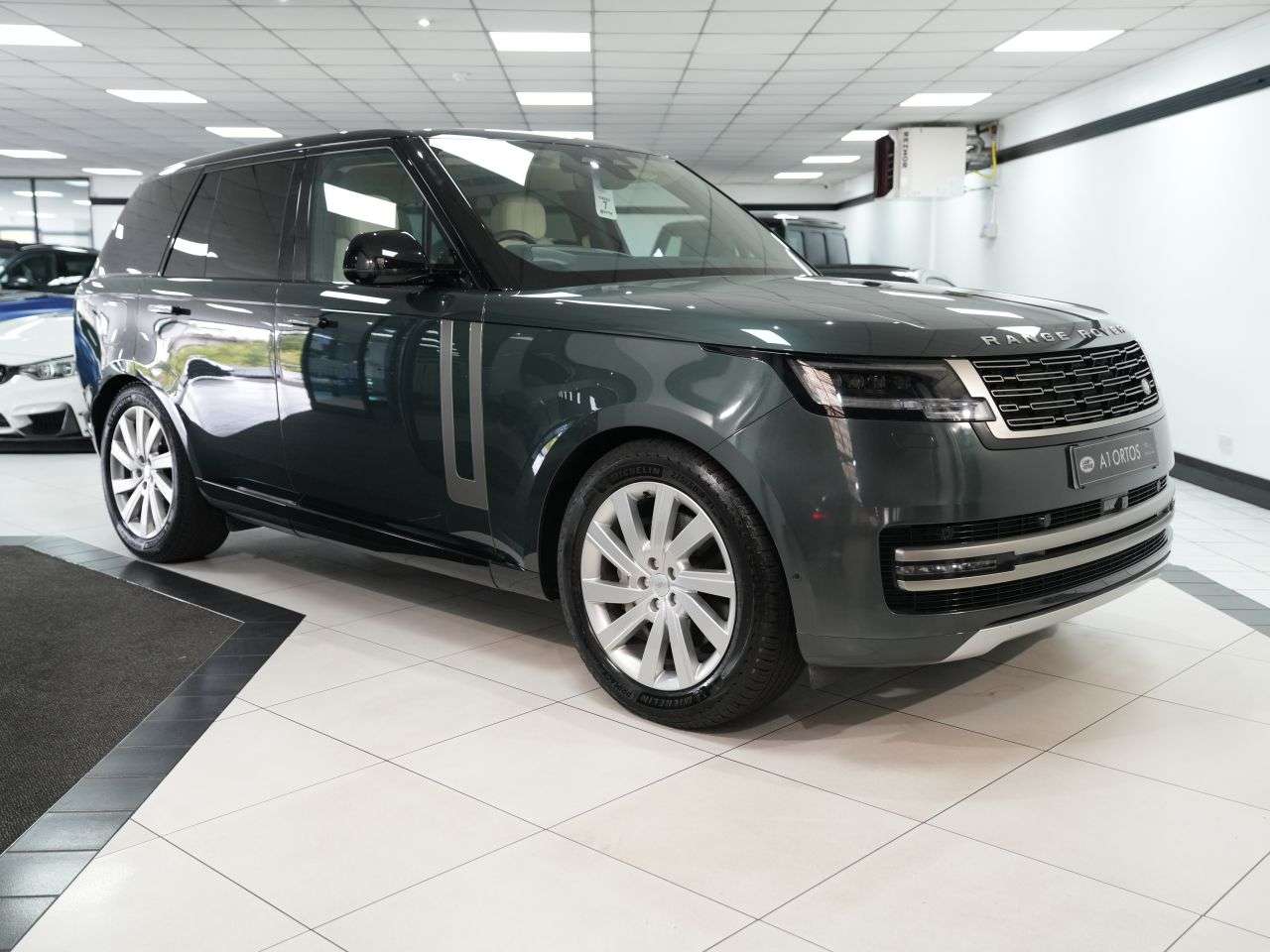 A 2023 LAND ROVER RANGE ROVER 3.0 D300 MHEV SE SUV 5dr Diesel Auto 4WD Euro 6 (s/s) (300 ps) FULL LAND RO A 2023 LAND ROVER RANGE ROVER 3.0 D300 MHEV SE SUV 5dr Diesel Auto 4WD Euro 6 (s/s) (300 ps) FULL LAND RO