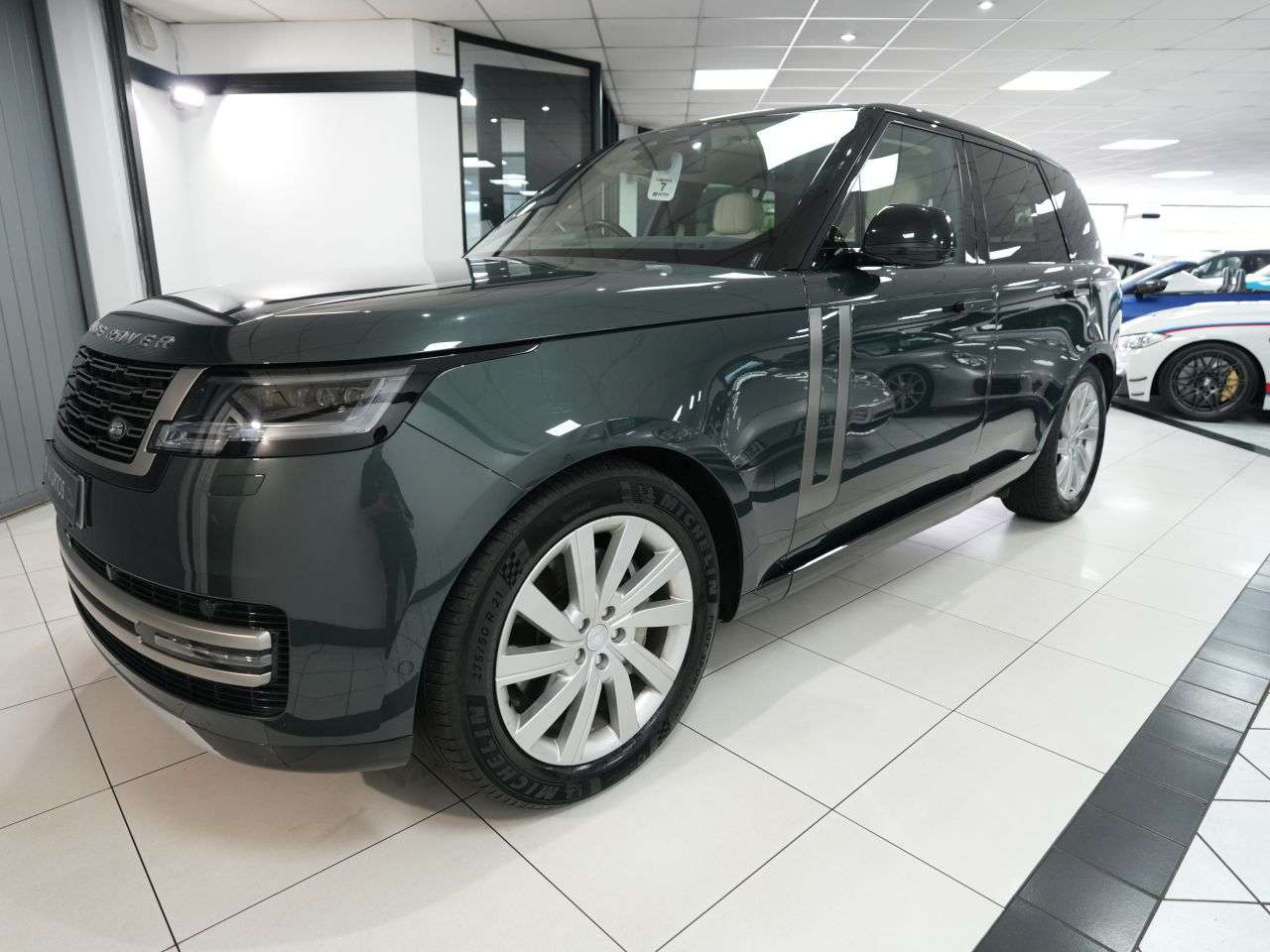 A 2023 LAND ROVER RANGE ROVER 3.0 D300 MHEV SE SUV 5dr Diesel Auto 4WD Euro 6 (s/s) (300 ps) FULL LAND RO A 2023 LAND ROVER RANGE ROVER 3.0 D300 MHEV SE SUV 5dr Diesel Auto 4WD Euro 6 (s/s) (300 ps) FULL LAND RO