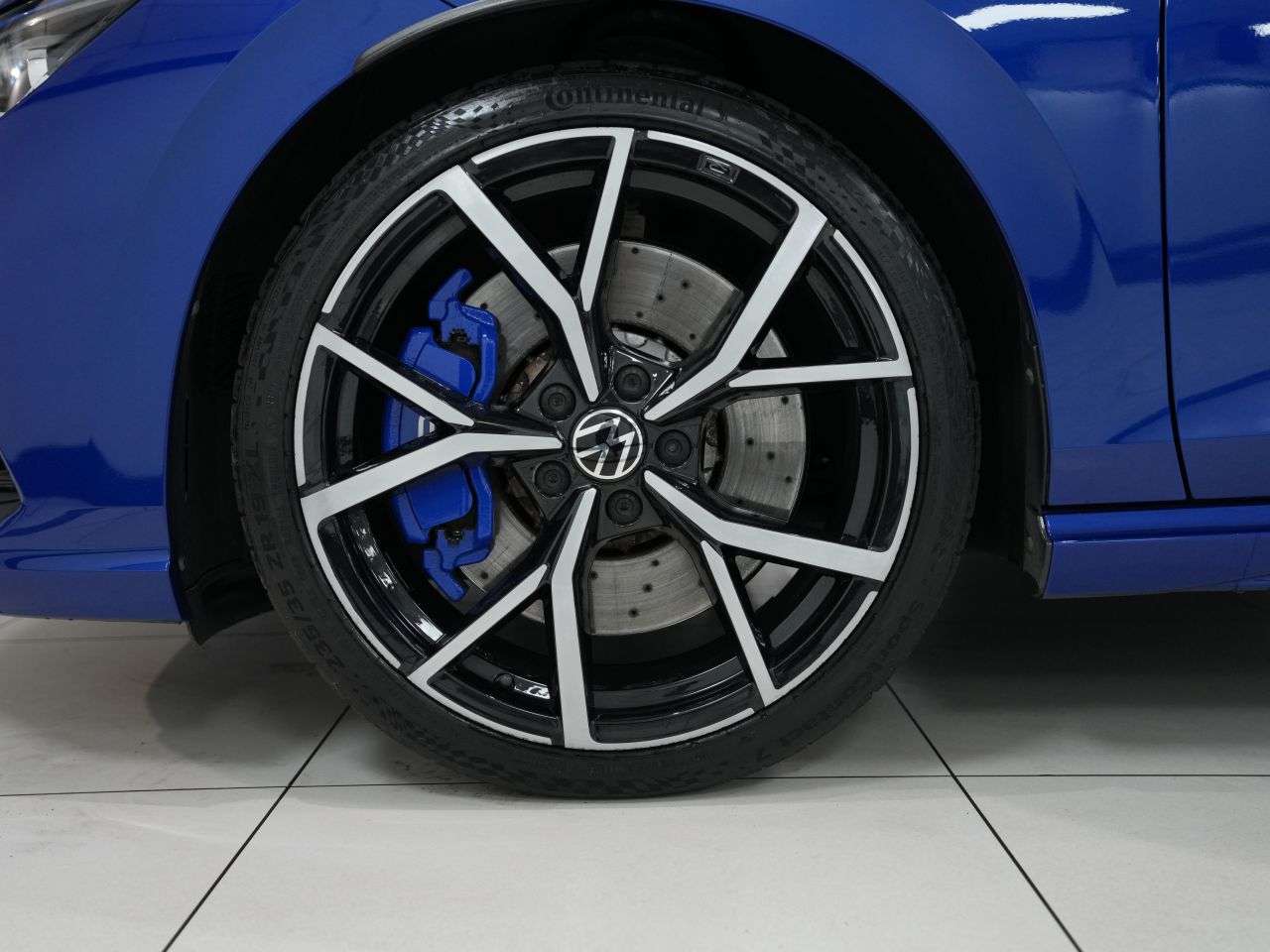 A 2022 VOLKSWAGEN GOLF 2.0 TSI R Hatchback 5dr Petrol DSG 4Motion Euro 6 (s/s) (320 ps) 1 OWNER FR A 2022 VOLKSWAGEN GOLF 2.0 TSI R Hatchback 5dr Petrol DSG 4Motion Euro 6 (s/s) (320 ps) 1 OWNER FR