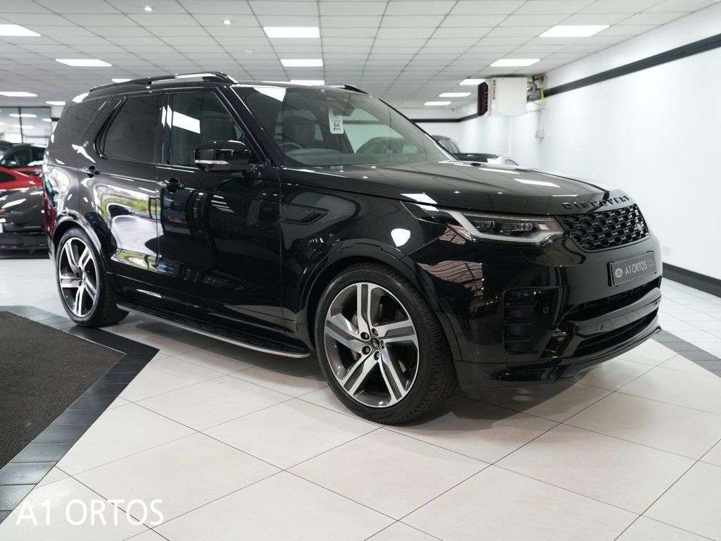 A 2023 LAND ROVER DISCOVERY 3.0 D300 MHEV Metropolitan Edition SUV 5dr Diesel Auto 4WD Euro 6 (s/s) (30 A 2023 LAND ROVER DISCOVERY 3.0 D300 MHEV Metropolitan Edition SUV 5dr Diesel Auto 4WD Euro 6 (s/s) (30