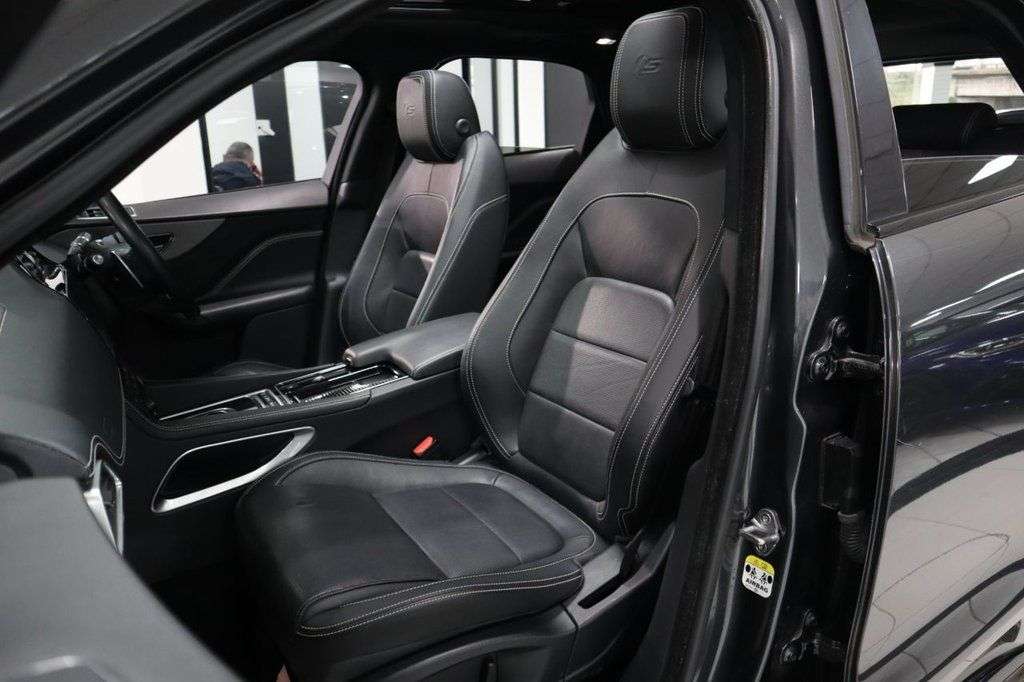 2018 JAGUAR F-PACE 2018 JAGUAR F-PACE