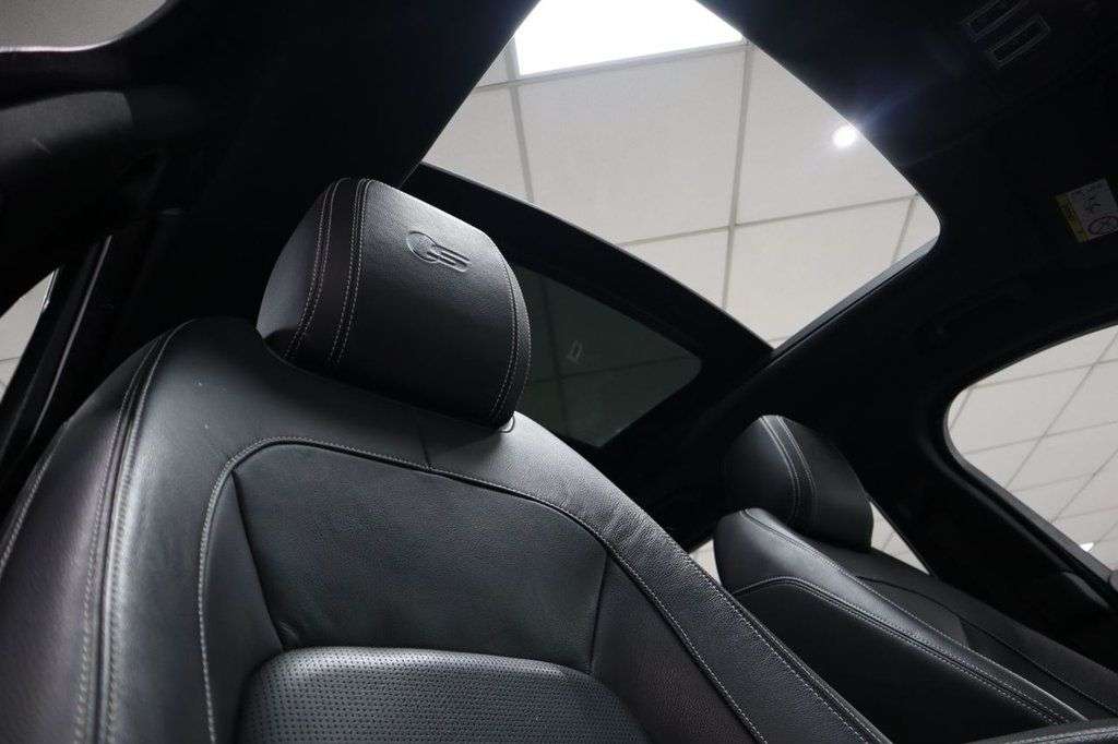 A 2018 JAGUAR F-PACE 3.0 D300 V6 S SUV 5dr Diesel Auto AWD Euro 6 (s/s) (300 ps) VAT Q + STUNNIN A 2018 JAGUAR F-PACE 3.0 D300 V6 S SUV 5dr Diesel Auto AWD Euro 6 (s/s) (300 ps) VAT Q + STUNNIN
