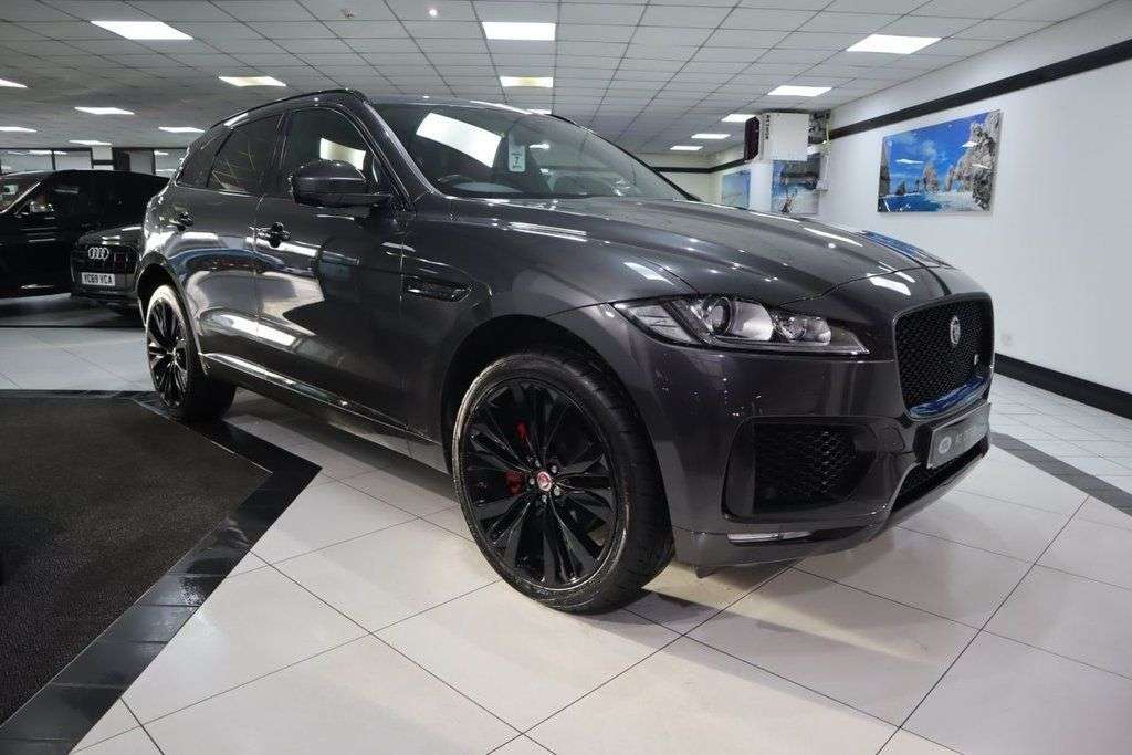 A 2018 JAGUAR F-PACE 3.0 D300 V6 S SUV 5dr Diesel Auto AWD Euro 6 (s/s) (300 ps) VAT Q + STUNNIN A 2018 JAGUAR F-PACE 3.0 D300 V6 S SUV 5dr Diesel Auto AWD Euro 6 (s/s) (300 ps) VAT Q + STUNNIN
