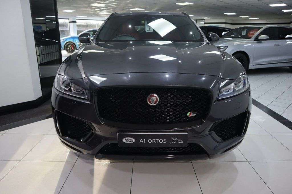 A 2018 JAGUAR F-PACE 3.0 D300 V6 S SUV 5dr Diesel Auto AWD Euro 6 (s/s) (300 ps) VAT Q + STUNNIN A 2018 JAGUAR F-PACE 3.0 D300 V6 S SUV 5dr Diesel Auto AWD Euro 6 (s/s) (300 ps) VAT Q + STUNNIN