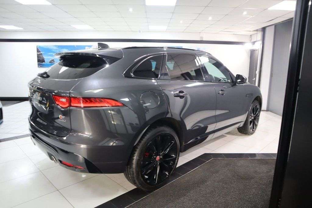 2018 JAGUAR F-PACE 2018 JAGUAR F-PACE