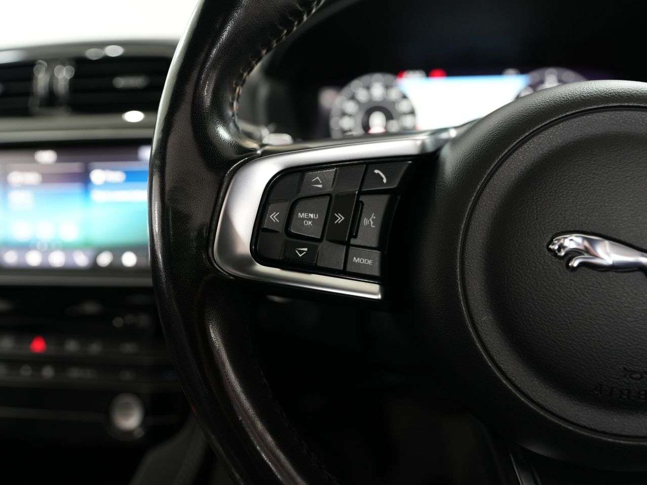 2018 JAGUAR F-PACE 2018 JAGUAR F-PACE
