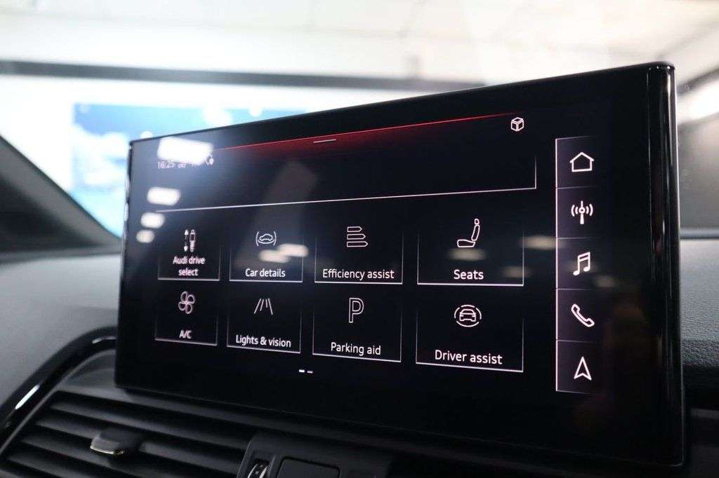 2021 AUDI SQ5 2021 AUDI SQ5