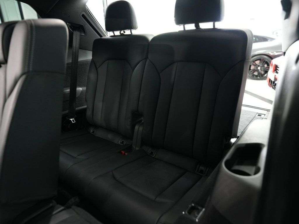 2021 AUDI SQ7 2021 AUDI SQ7