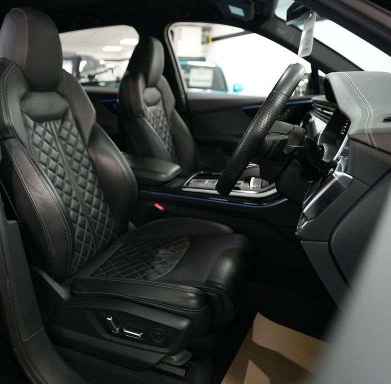 2021 AUDI SQ7 2021 AUDI SQ7