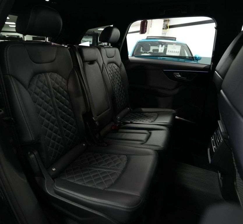 2021 AUDI SQ7 2021 AUDI SQ7