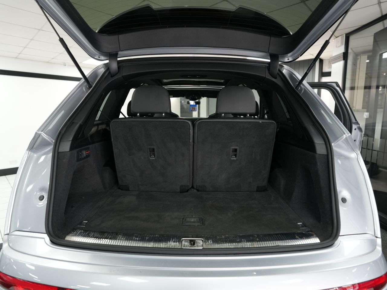 2021 AUDI SQ7 2021 AUDI SQ7