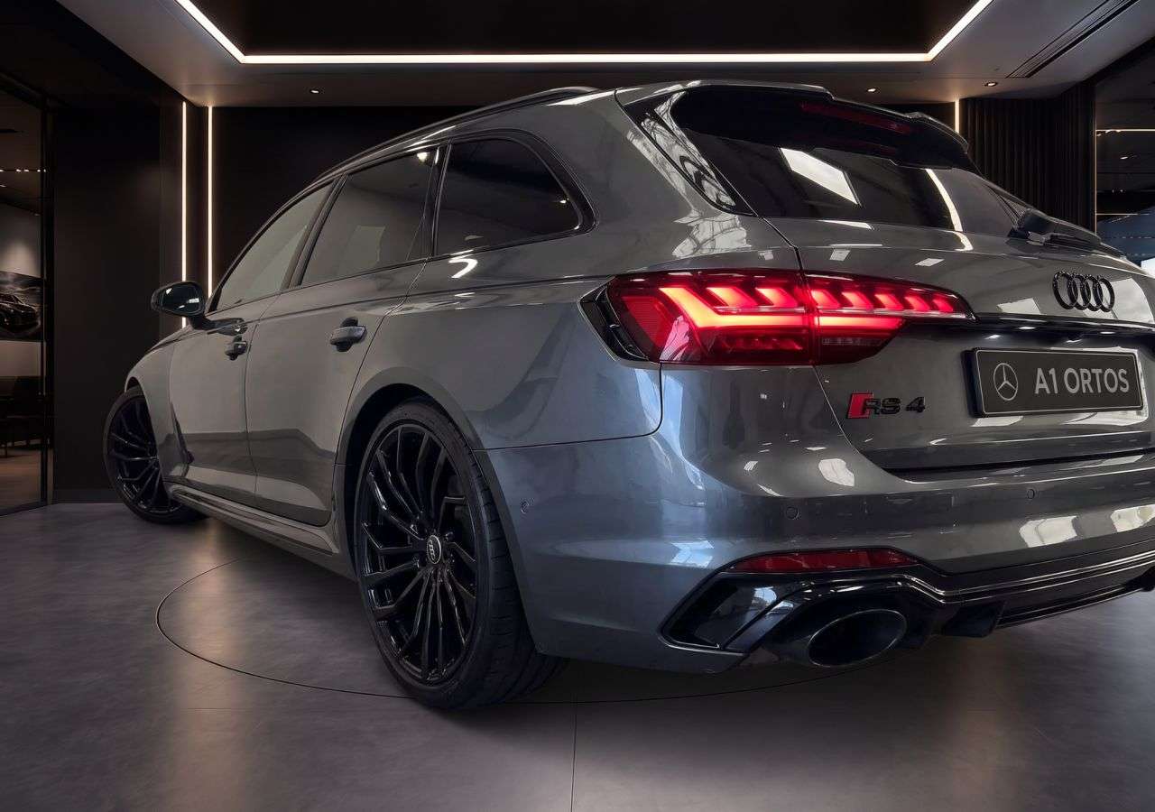 2021 AUDI RS4 AVANT 2021 AUDI RS4 AVANT