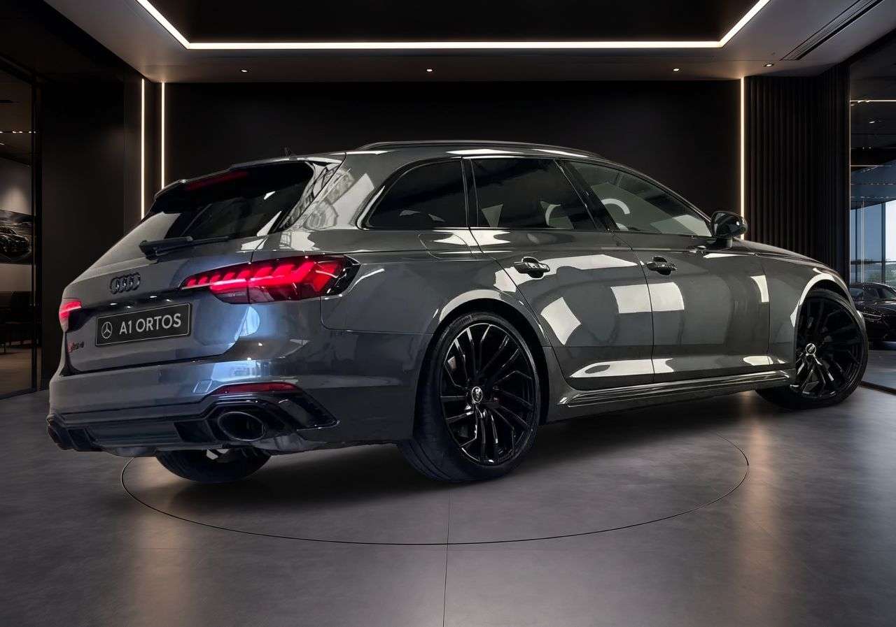 2021 AUDI RS4 AVANT 2021 AUDI RS4 AVANT