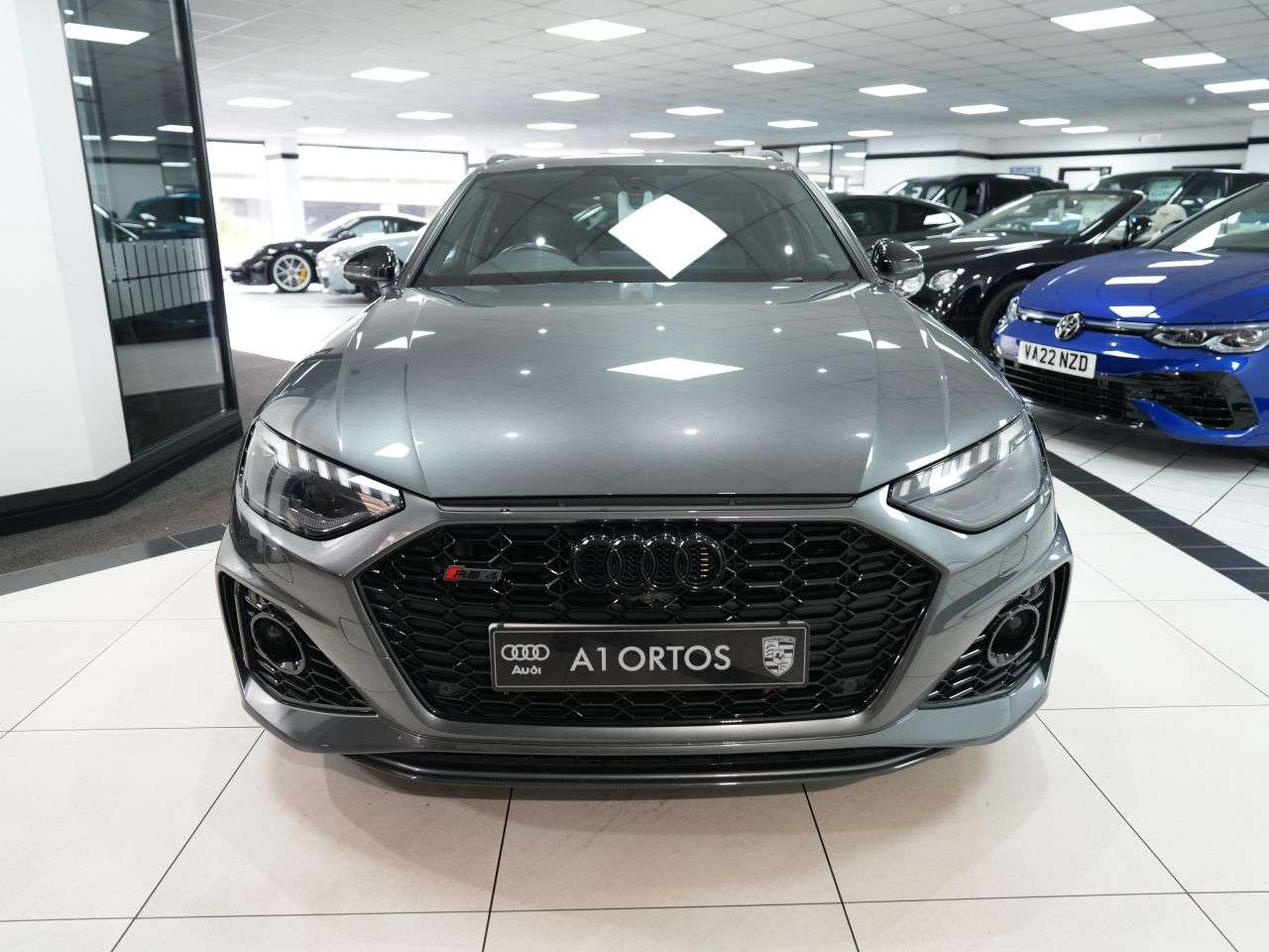 A 2021 AUDI RS4 AVANT 2.9 TFSI V6 Carbon Black Estate 5dr Petrol Tiptronic quattro Euro 6 (s/s) ( A 2021 AUDI RS4 AVANT 2.9 TFSI V6 Carbon Black Estate 5dr Petrol Tiptronic quattro Euro 6 (s/s) (