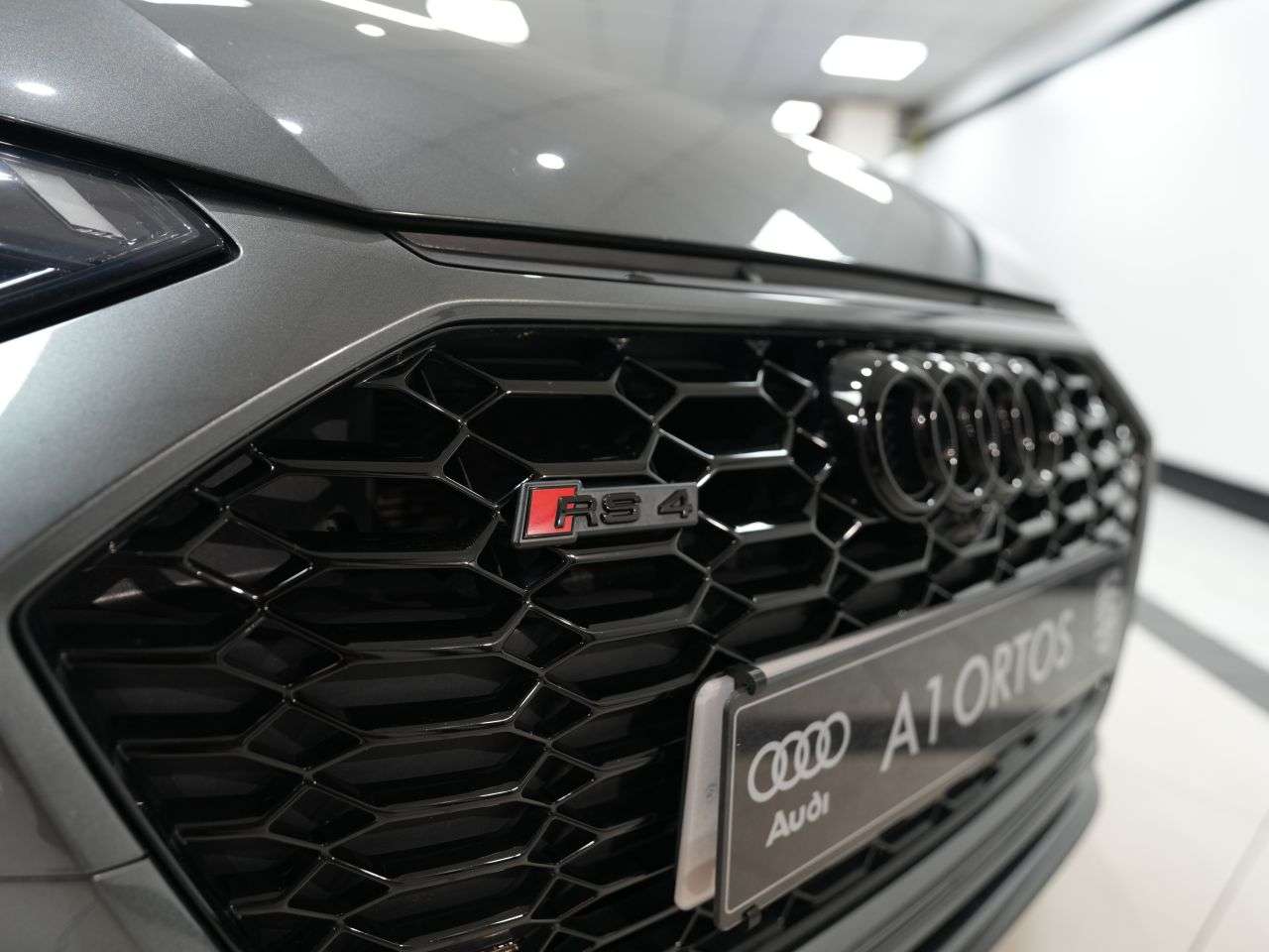 A 2021 AUDI RS4 AVANT 2.9 TFSI V6 Carbon Black Estate 5dr Petrol Tiptronic quattro Euro 6 (s/s) ( A 2021 AUDI RS4 AVANT 2.9 TFSI V6 Carbon Black Estate 5dr Petrol Tiptronic quattro Euro 6 (s/s) (
