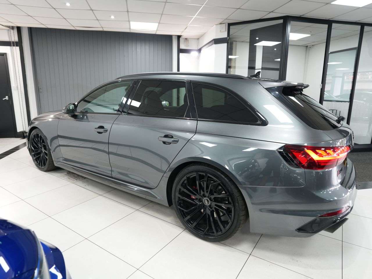 2021 AUDI RS4 AVANT 2021 AUDI RS4 AVANT