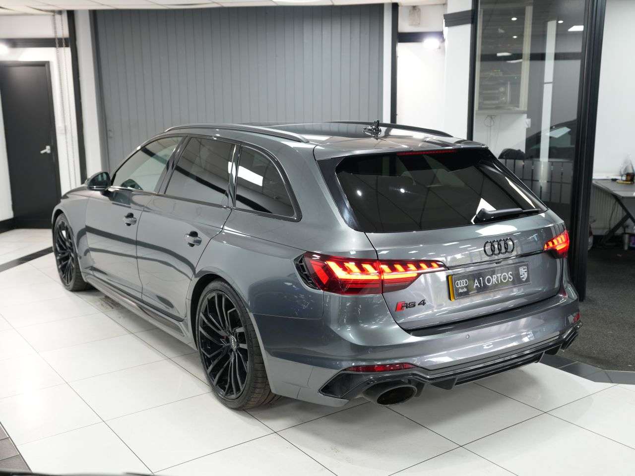 2021 AUDI RS4 AVANT 2021 AUDI RS4 AVANT