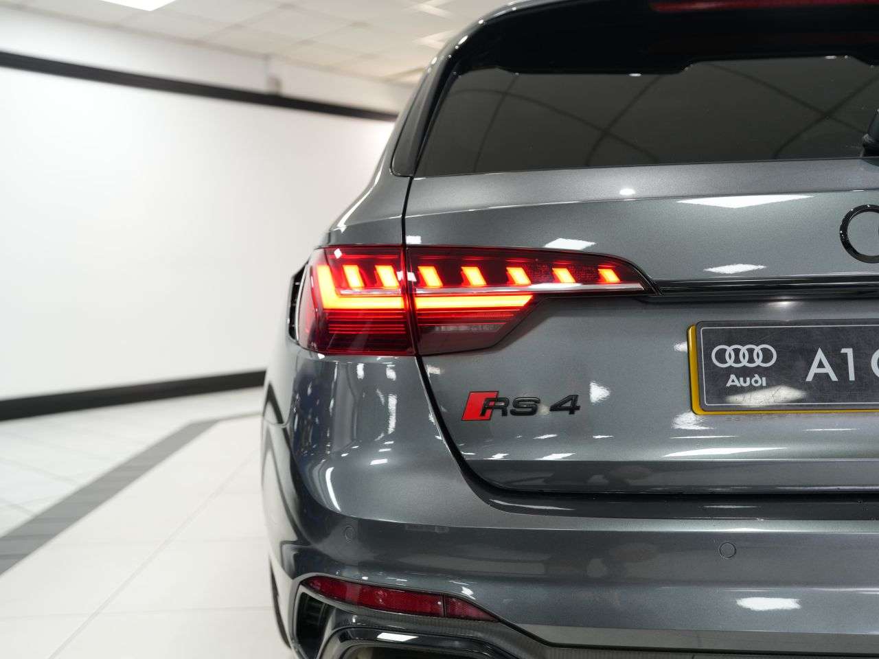 2021 AUDI RS4 AVANT 2021 AUDI RS4 AVANT