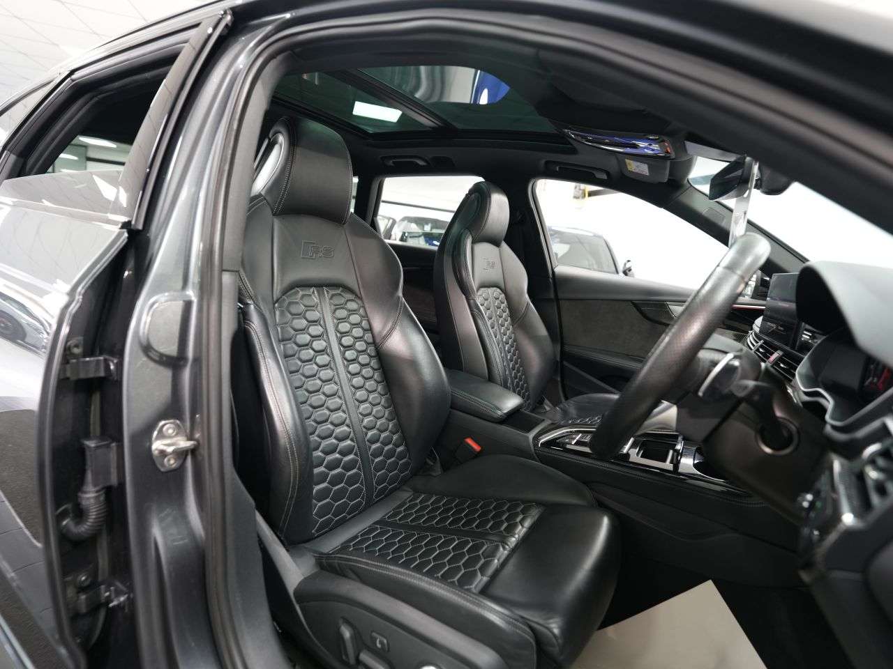 2021 AUDI RS4 AVANT 2021 AUDI RS4 AVANT