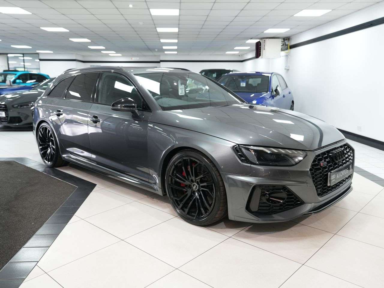 A 2021 AUDI RS4 AVANT 2.9 TFSI V6 Carbon Black Estate 5dr Petrol Tiptronic quattro Euro 6 (s/s) ( A 2021 AUDI RS4 AVANT 2.9 TFSI V6 Carbon Black Estate 5dr Petrol Tiptronic quattro Euro 6 (s/s) (