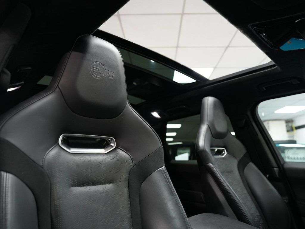 A 2022 LAND ROVER RANGE ROVER SPORT 5.0 P575 V8 GPF SVR SUV 5dr Petrol Auto 4WD Euro 6 (s/s) (575 ps) ONE FORME A 2022 LAND ROVER RANGE ROVER SPORT 5.0 P575 V8 GPF SVR SUV 5dr Petrol Auto 4WD Euro 6 (s/s) (575 ps) ONE FORME