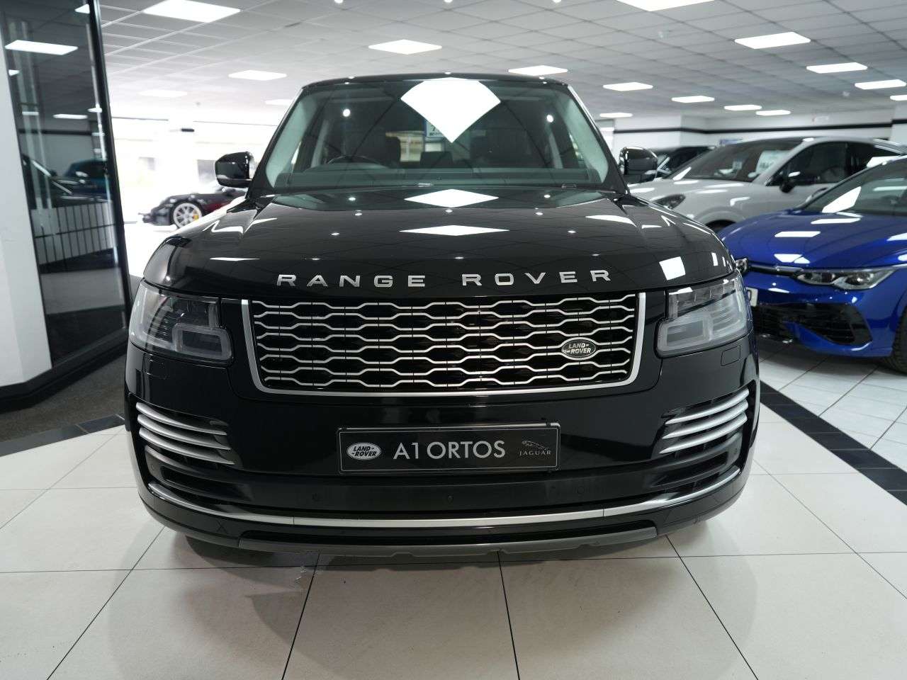 A 2020 LAND ROVER RANGE ROVER 3.0 SD V6 Autobiography SUV 5dr Diesel Auto 4WD Euro 6 (s/s) (275 ps) AMAZI A 2020 LAND ROVER RANGE ROVER 3.0 SD V6 Autobiography SUV 5dr Diesel Auto 4WD Euro 6 (s/s) (275 ps) AMAZI
